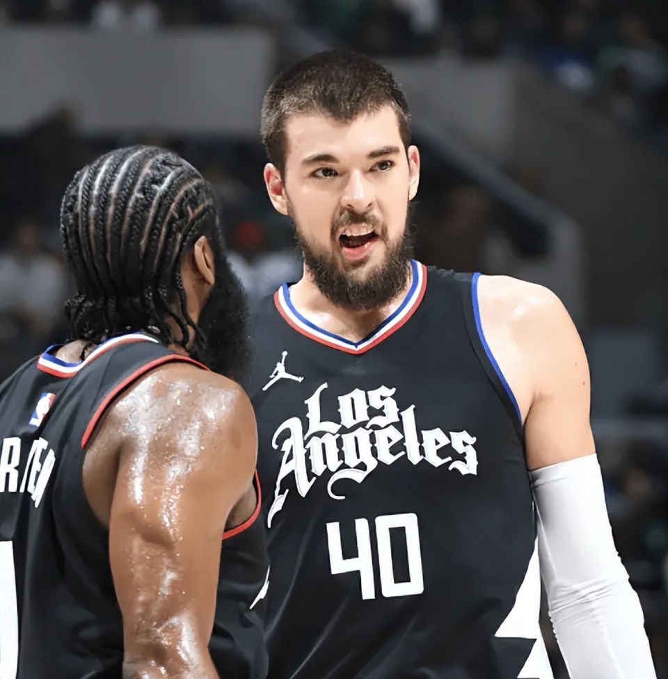 包含西甲冲刺阶段再迎强敌,波士顿凯尔特人豪取连胜,主帅态度:悬念犹存,临场指挥获称赞的词条 包含西甲冲刺阶段再迎强敌,波士顿凯尔特人豪取连胜,主帅态度:悬念犹存,临场指挥获称赞的词条