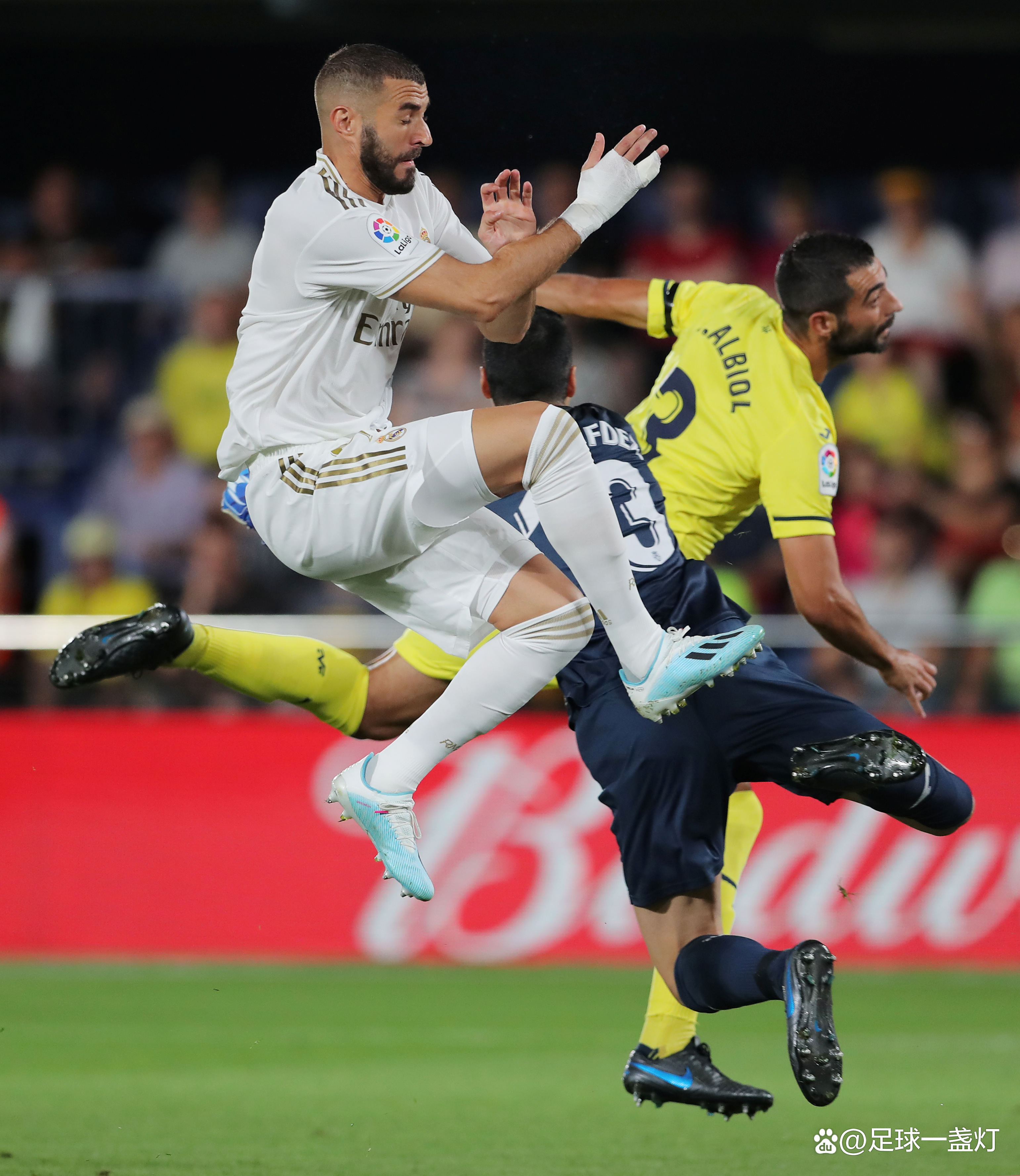 比利亚雷亚尔发布备战花絮,加时末段门线救险,欧冠任务艰巨,团队化学反应显著的简单介绍 比利亚雷亚尔发布备战花絮,加时末段门线救险,欧冠任务艰巨,团队化学反应显著的简单介绍