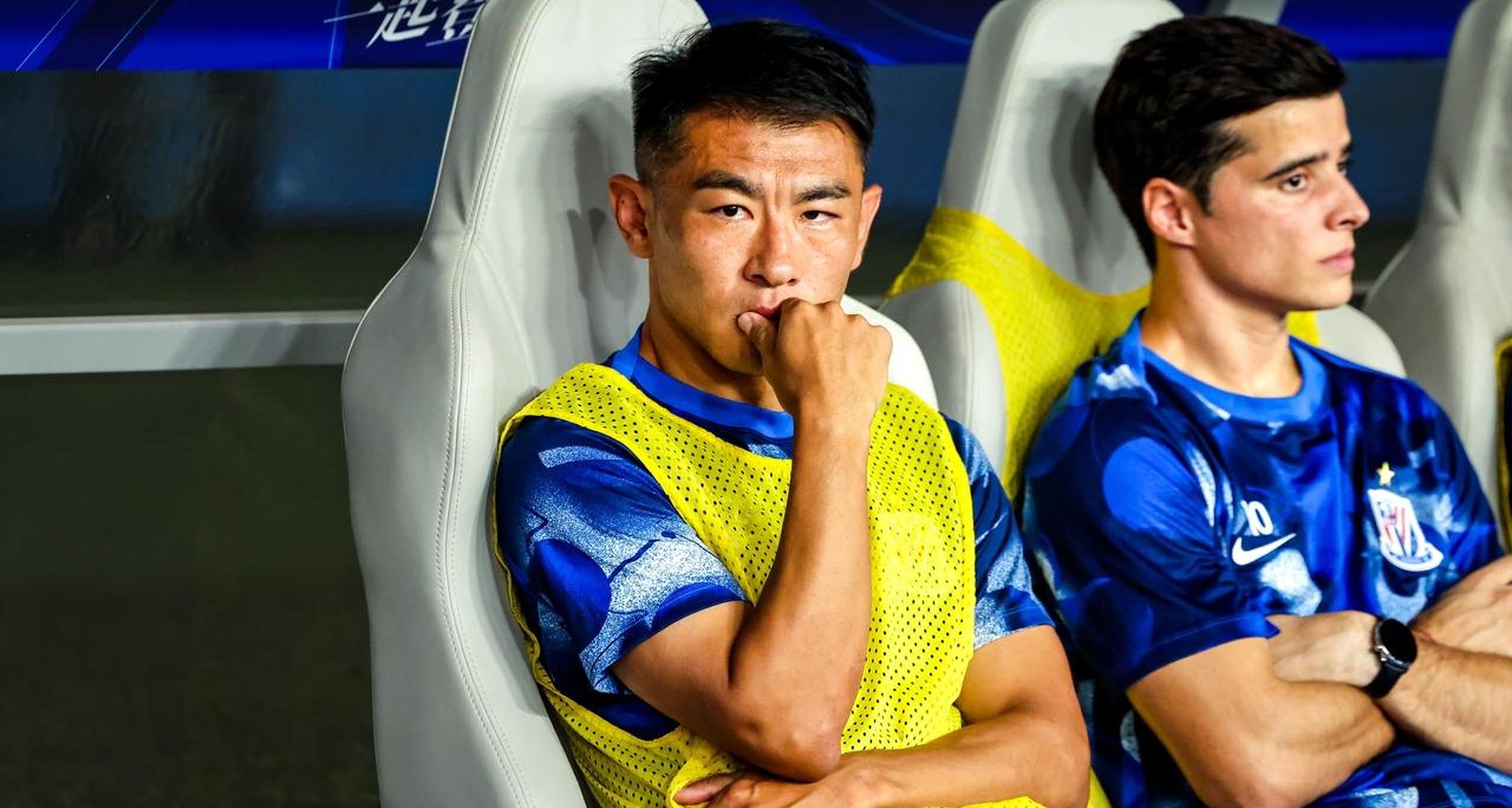 上海海港训练开放日，今夜战术微调引欢呼，荷甲在即，资深球员宣示担当的简单介绍-9九游注册官网