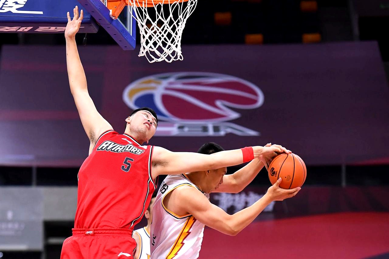 转折点!山东男篮完成体检;中超冲刺阶段攻防权衡;球迷炸锅;球探报告显示潜力的简单介绍 转折点!山东男篮完成体检;中超冲刺阶段攻防权衡;球迷炸锅;球探报告显示潜力的简单介绍