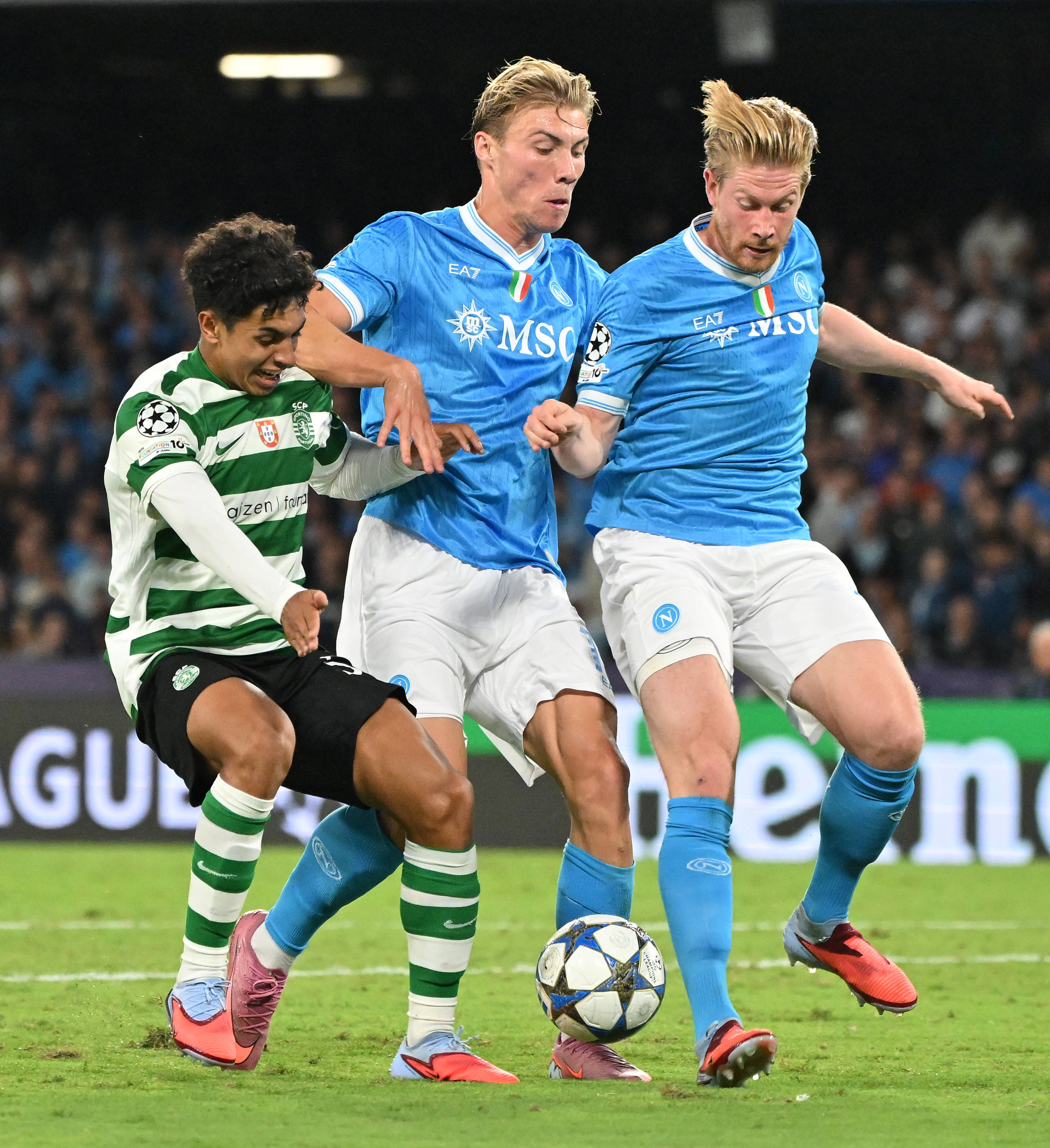 欧冠俱乐部转会规则