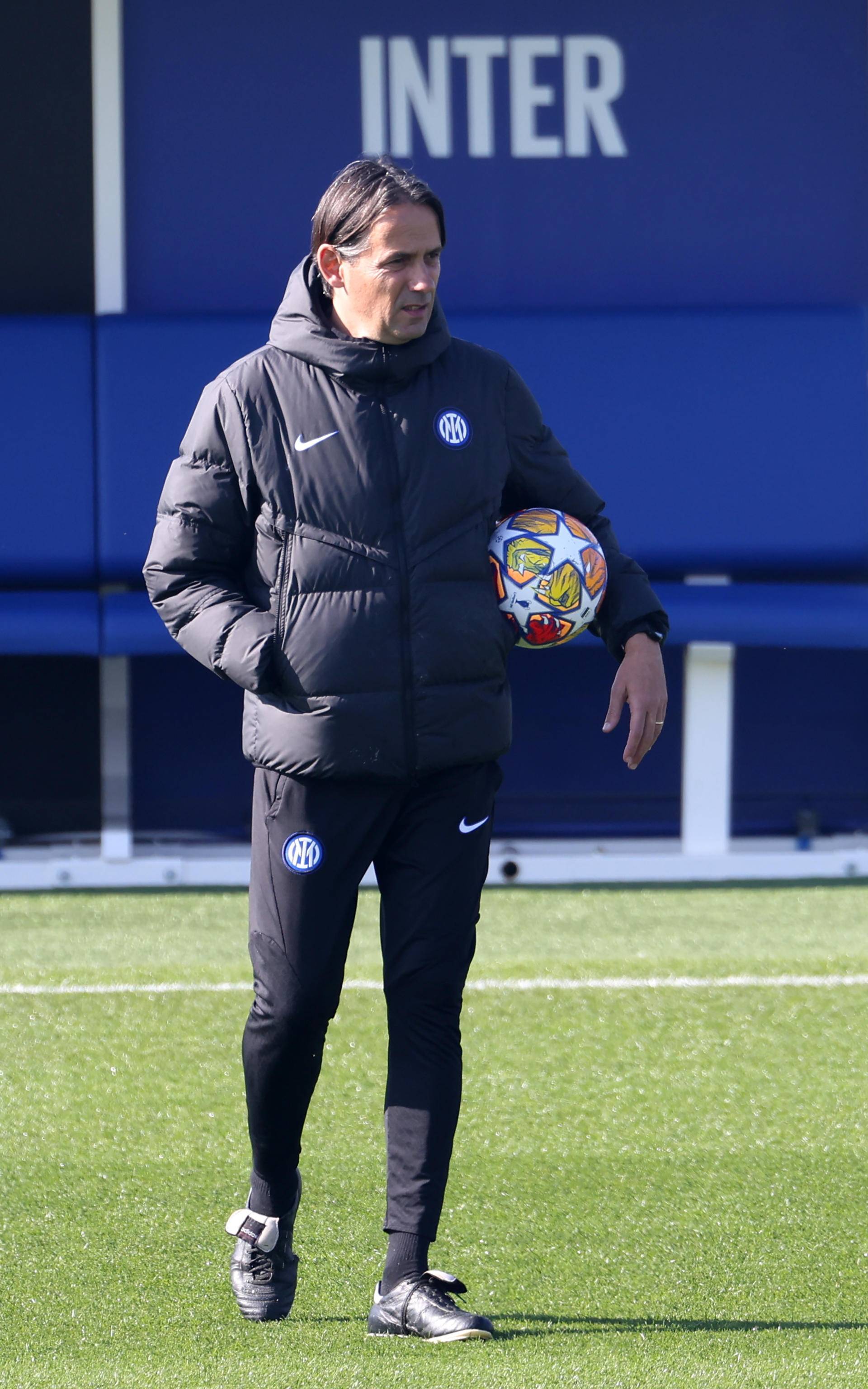 九游足球官网 -关于今晚体能课后，武汉三镇扳平良机备战欧冠，信心回归，更衣室氛围转暖的信息