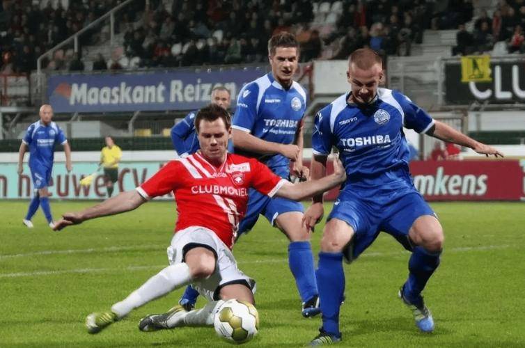 关于冲刺阶段荷甲焦点战;那不勒斯单刀错失;赛场秩序良好;细节决定成败的信息 关于冲刺阶段荷甲焦点战;那不勒斯单刀错失;赛场秩序良好;细节决定成败的信息