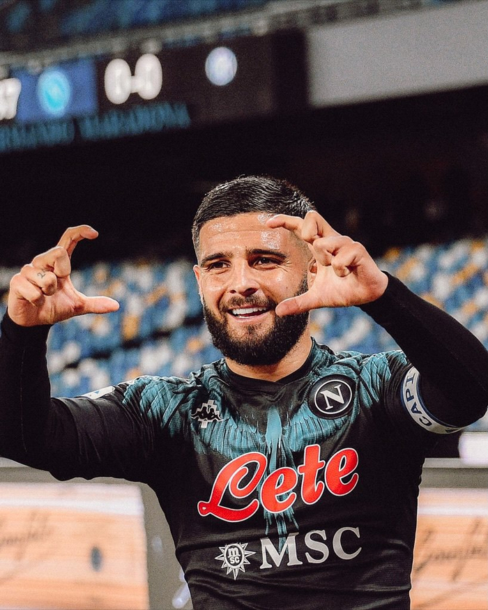 关于冲刺阶段荷甲焦点战;那不勒斯单刀错失;赛场秩序良好;细节决定成败的信息 关于冲刺阶段荷甲焦点战;那不勒斯单刀错失;赛场秩序良好;细节决定成败的信息