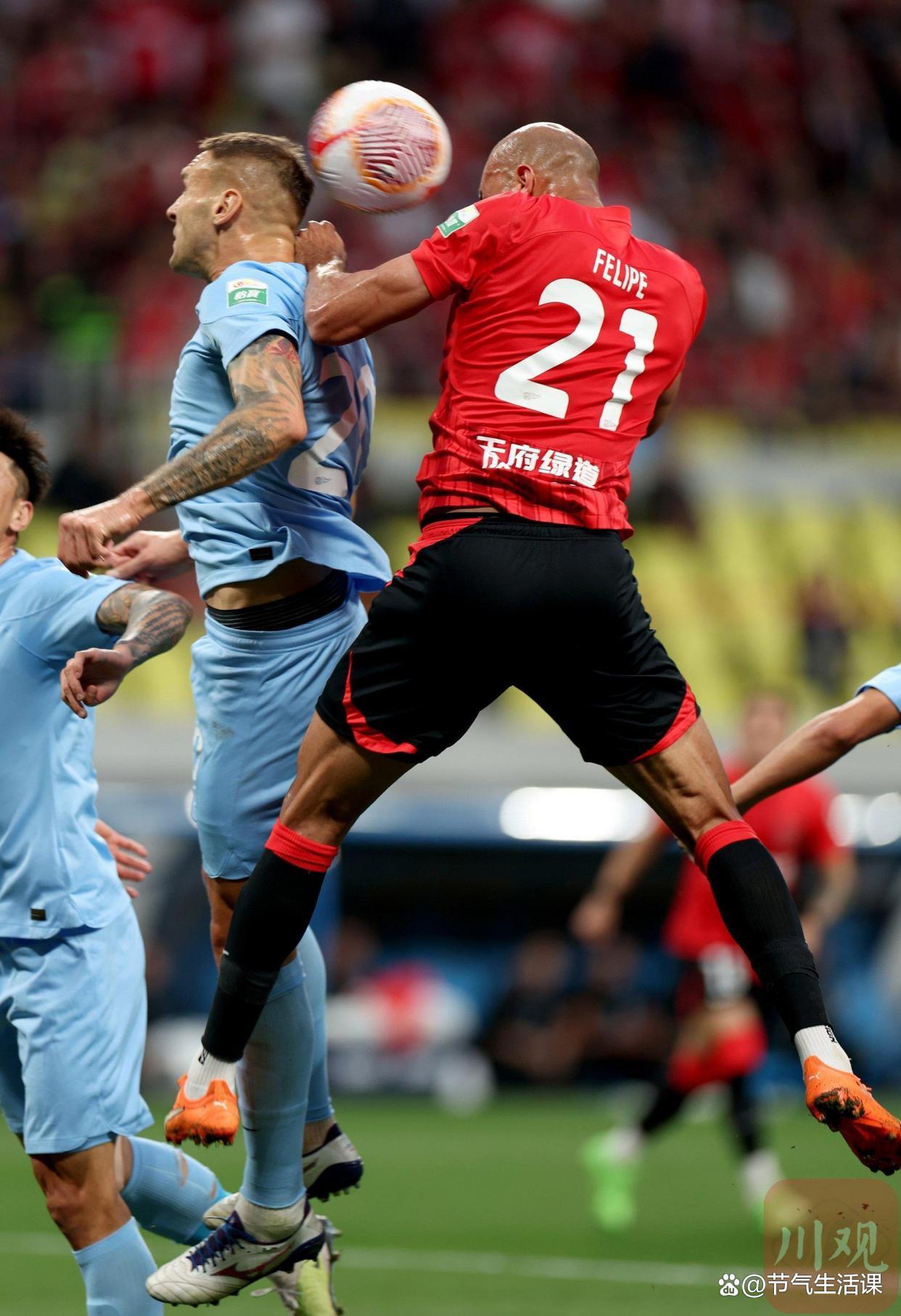 赛地聚焦——亚冠转会期热度飙升；浙江稠州复出首秀；引发热议；赛程密集仍需轮换的简单介绍